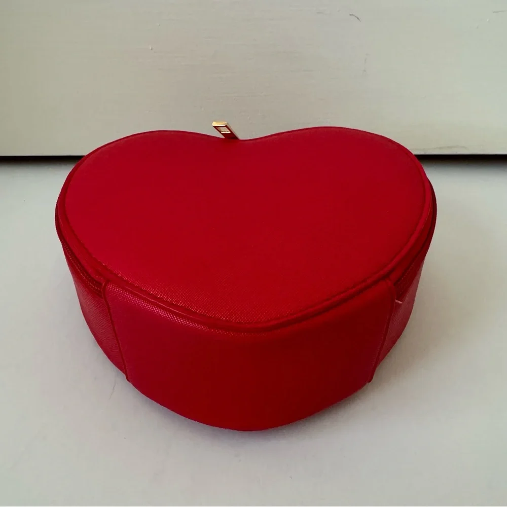 Like Dreams Red Heart Crossbody Bag - Picture 3 of 4